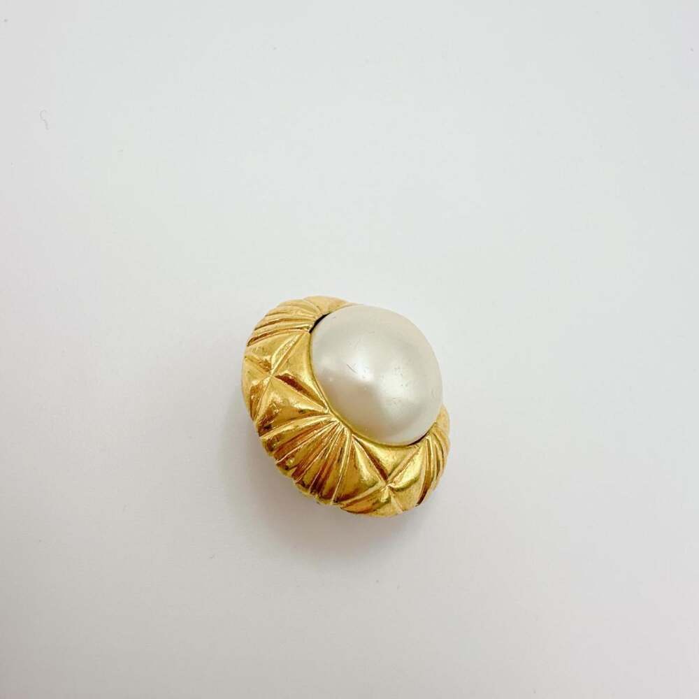 Chanel Vintage Clip-On Earrings Pearl #208318C58B - Picture 7 of 8